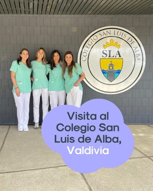 La educación en salud bucal comienza en la infancia, y cada experiencia que viven los niños puede marcar una gran diferencia en sus hábitos futuros🐭  Durante nuestra visita al Colegio San Luis de Alba en Valdivia, junto al Club Ratón Pérez, compartimos una jornada llena de aprendizaje, conversación y prevención.  Hablamos sobre técnicas correctas de cepillado, la importancia de limitar el azúcar y cómo pequeños hábitos diarios pueden evitar caries, sensibilidad o inflamación. La participación de los niños y docentes nos recordó que cuando la educación es simple, cercana y adaptada a su mundo… el impacto es enorme.  Promover sonrisas sanas desde temprana edad es un compromiso que fortalece el bienestar de toda la comunidad.  @colegiosla