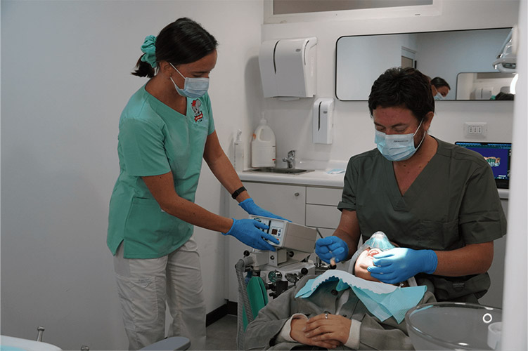 Equipo odontopediatria atencion especializada sedacion