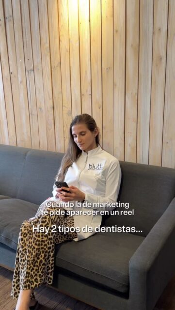 A algunos de nuestros dentistas les encanta la oportunidad de mostrar su diva interior 💁🏼‍♀️😂  ¡Agenda con nosotros!  @marialuisaallende @dra.mackines