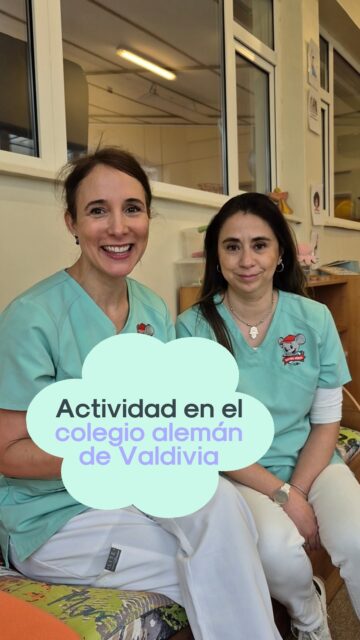 Hoy tuvimos la oportunidad de realizar una entretenida actividad en el Colegio Alemán de Valdivia, una instancia que también invitó a recordar los inicios de nuestras especialistas, las Dras. @drariesco y @dra_pia_castillo_ quienes compartieron parte de su historia, trayectoria profesional y el camino que las llevó a formar parte de Club Ratón Pérez 🦷🐭  Nos encanta acercar la salud bucal a los niños de una manera cercana, educativa y entretenida, creando experiencias que dejan huella dentro y fuera de la consulta.  📚🏫 ¿Te gustaría que visitemos tu colegio? Contáctanos y conversemos sobre nuestras actividades educativas para la comunidad escolar ✨🐭🦷