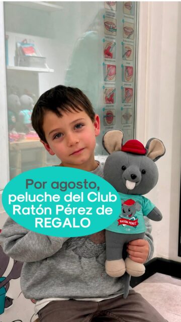 ¡Peluche del Club Ratón Pérez de regalo durante agosto! 🐭🎁  Este Mes del Niño queremos que venir al dentista sea una experiencia entretenida, cercana y llena de buenos recuerdos. Por eso, al realizar su control odontológico infantil, cada niño podrá llevarse un peluche del Ratón Pérez para seguir cuidando su sonrisa también en casa 🩵  El control incluye evaluación y diagnóstico odontológico, limpieza dental, instrucción de higiene oral, radiografías de control según diagnóstico y aplicación de flúor.  📍 Promoción disponible en todas nuestras clínicas a lo largo de Chile.  Spoiler 🚨 
Quédate hasta el final del video porque tenemos otra sorpresa… la Ratona A… 🎀  *Campaña válida durante agosto de 2026. Peluche disponible solo hasta agotar stock en toda la red de Clínicas Santablanca. Si el paciente decide no llevar el peluche, el valor del control se mantiene. Beneficio válido para pacientes menores de 17 años. No acumulable con otros beneficios, gift cards o convenios. Las radiografías serán tomadas únicamente cuando el diagnóstico clínico lo requiera y exista cooperación del paciente. La limpieza corresponde a un destartraje simple realizado en una sesión.  #ClubRatónPérez #MesDelNiño #Odontopediatría #ControlDentalInfantil #SaludOralInfantil RatónPérez ClínicasSantablanca