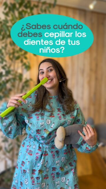 ¿Cuándo es importante cepillarse los dientes? 🪥  Después del desayuno y, sobre todo, antes de ir a dormir, porque durante la noche disminuye la producción de saliva y nuestros dientes quedan más expuestos a la acción de las bacterias.  ¿Hubo dulces durante el día? 🍭🍫 Entonces también es un buen momento para reforzar el cepillado.  Crear una buena rutina desde pequeños hace toda la diferencia para mantener una sonrisa sana 🐭  Agenda tu hora en Club Ratón Pérez. ¡Te esperamos! 🦷